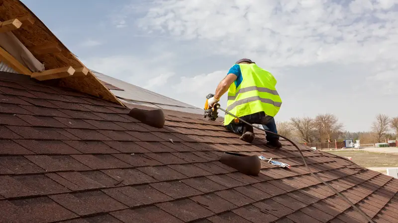 Choosing the Best Commercial Roofing Contractor in Colorado Springs, CO