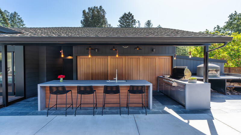 Entertain Effortlessly With the Help of an Outdoor Kitchen Installer Near Madison, CT